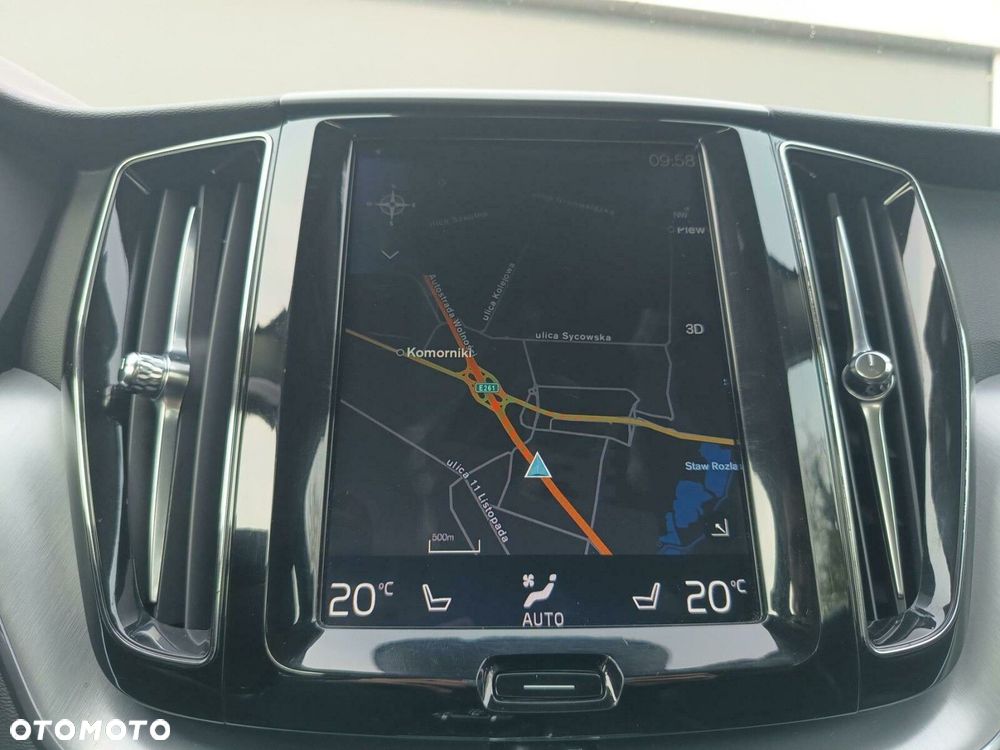 Volvo XC 60 T4 Momentum Pro - 22