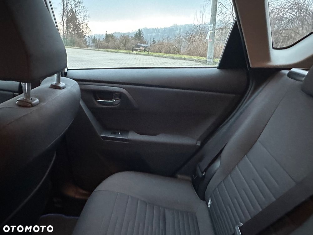 Toyota Auris 1.8 HSD Prestige - 33