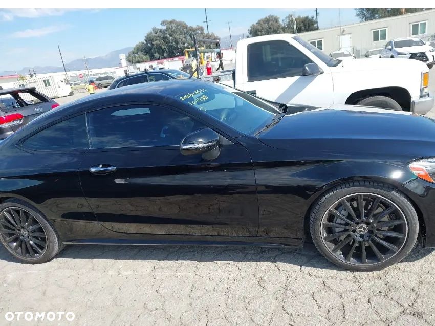 Mercedes-Benz Klasa C 300 7G-TRONIC - 12