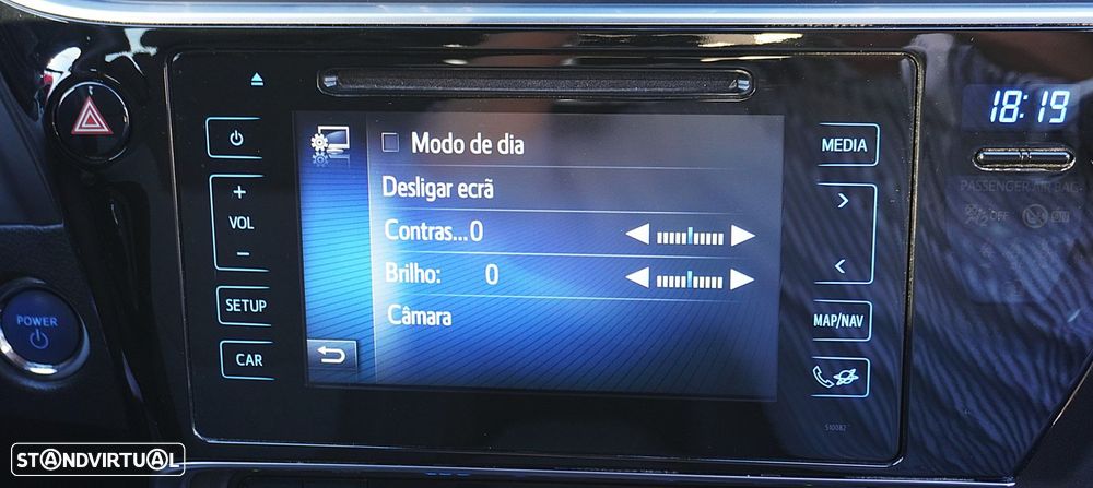 Toyota Auris 1.8 HSD Comfort +P.Techno+P.Sport - 39