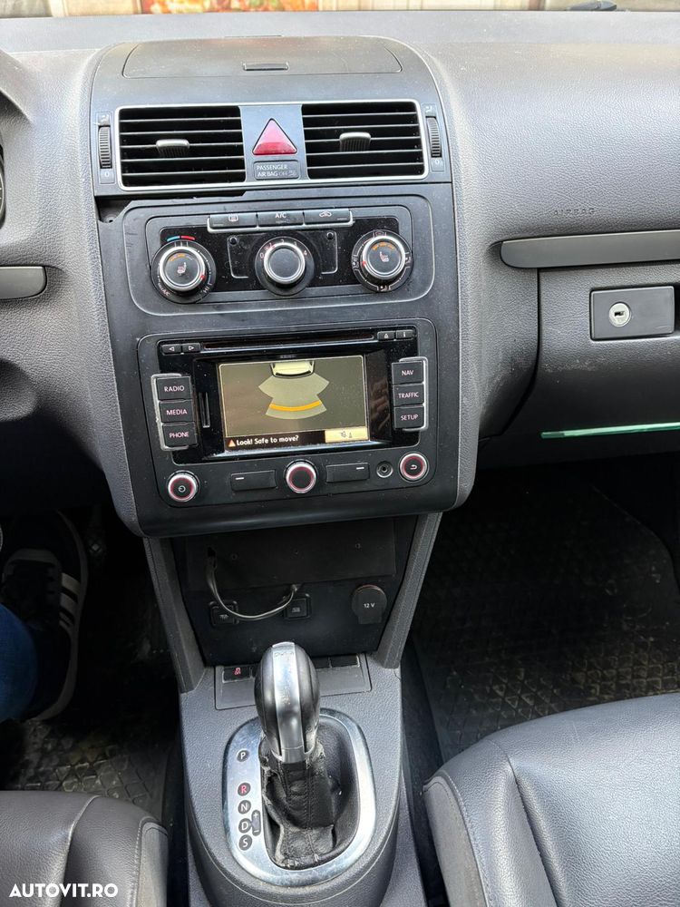 Volkswagen Touran - 8