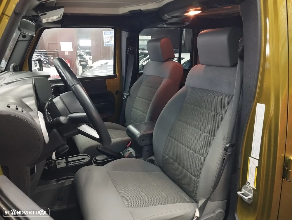 Jeep Wrangler Unlimited 2.8 CRD ATX Sahara - 16