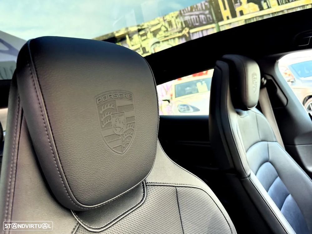 Porsche Taycan Cross Turismo 4 - 30