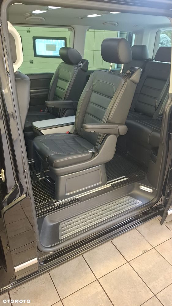 Volkswagen Multivan - 13