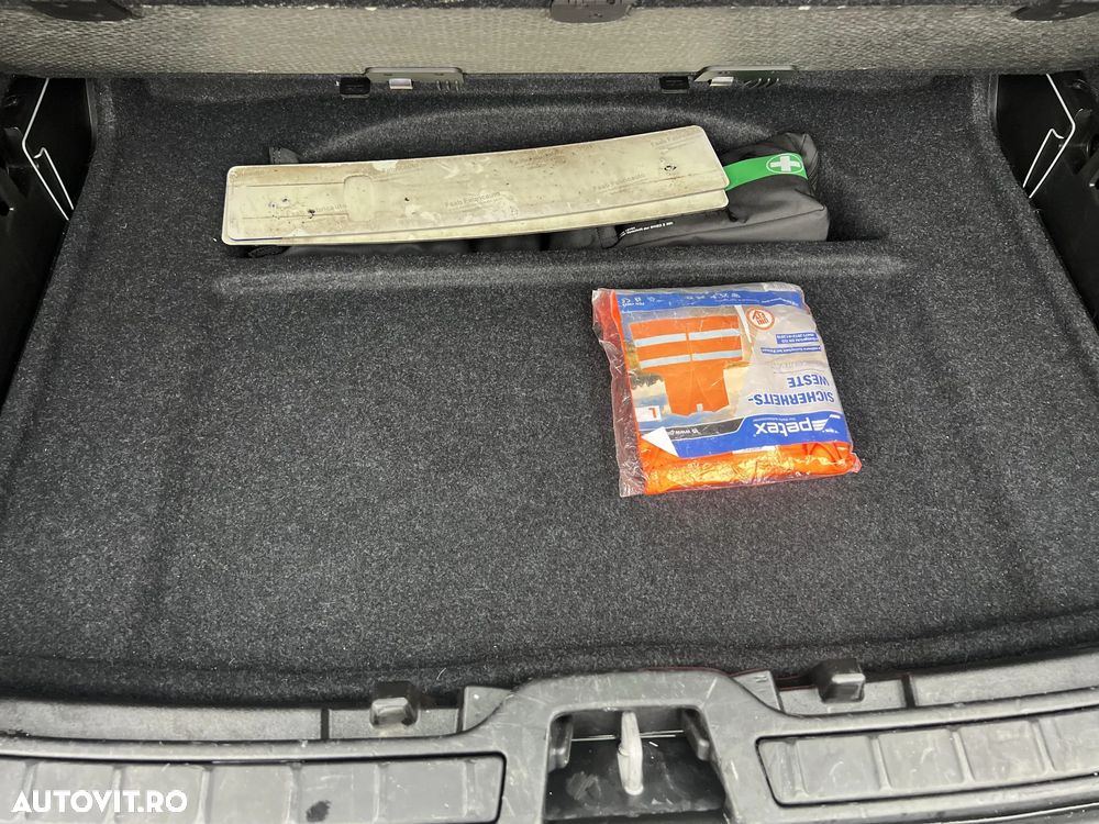 Volvo XC 40 B3 AT FWD MHEV Core - 25