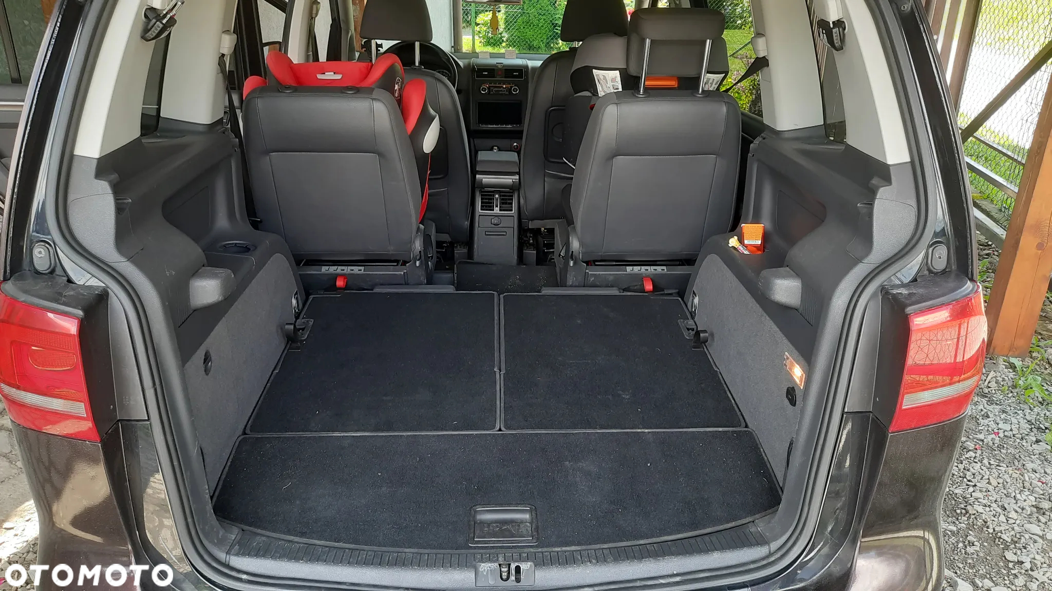 Volkswagen Touran 2.0 TDI DPF DSG Highline - 11