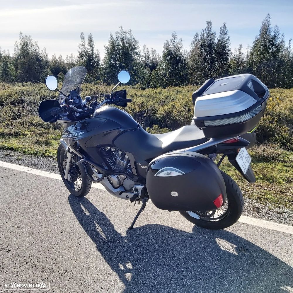 Honda Transalp XL700 VA - 2