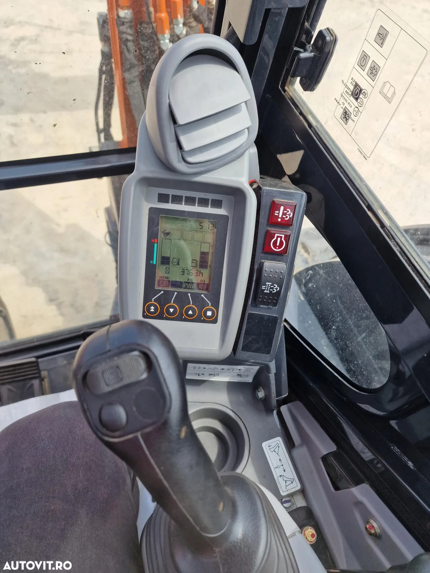 Hitachi ZX55, 5,5 tone, Cupa excavare+cupa taluz, inst picon, AC, Senile 90% ok, Computer de bord in limba romana, CA NOU, posibilitate leasing 4 ani-PROMOTIE 57900 EUR+Tva - 4