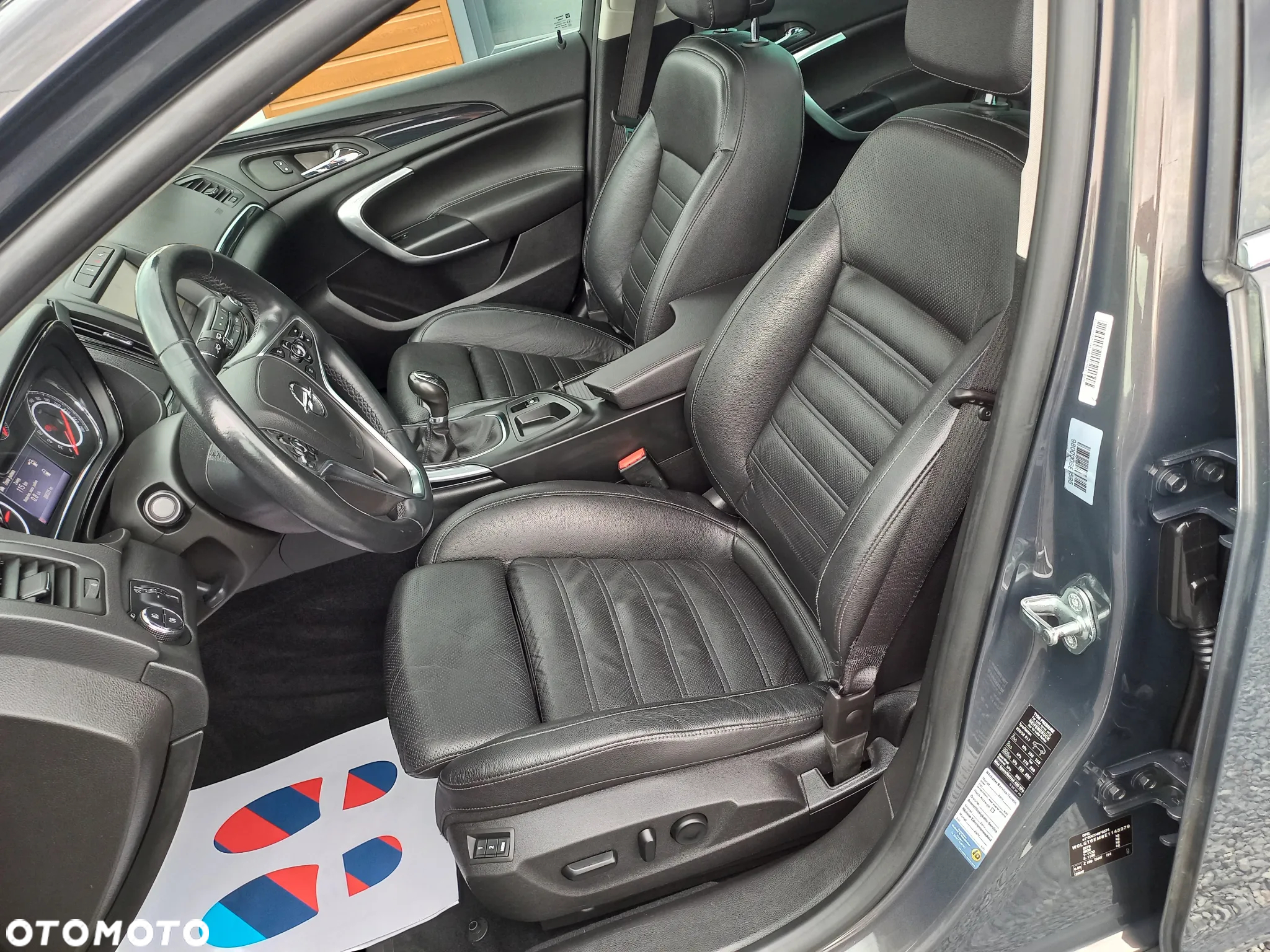 Opel Insignia 2.0 CDTI Cosmo S&S - 17