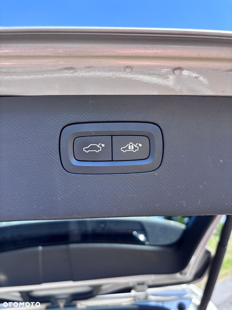 Volvo XC 90 - 17