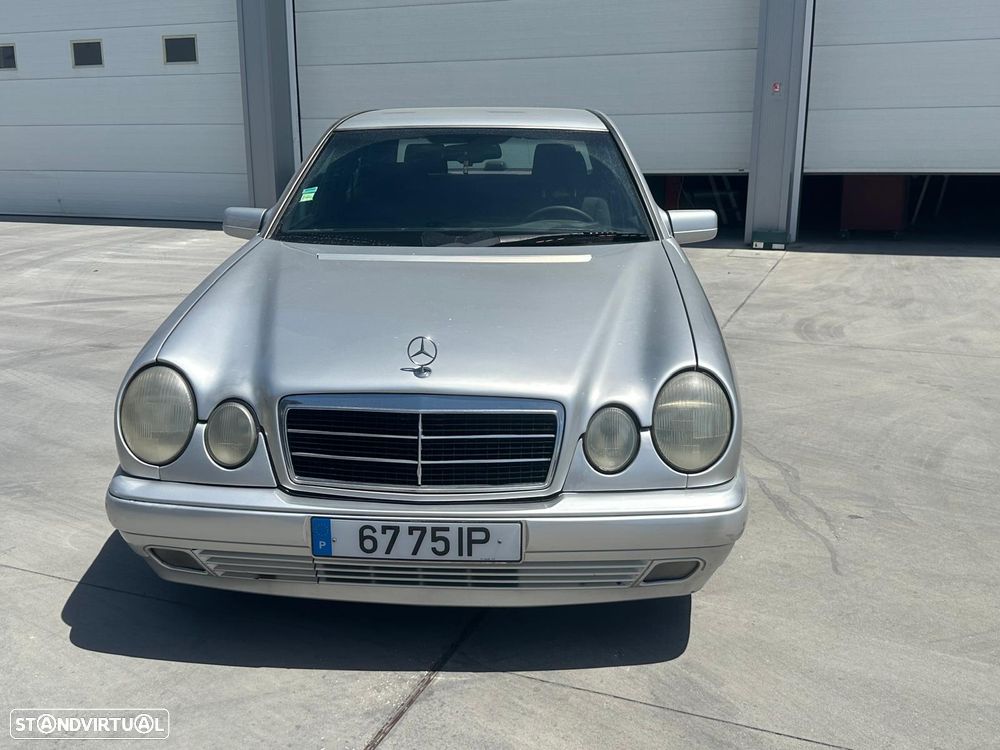 Mercedes-Benz E 220 - 2
