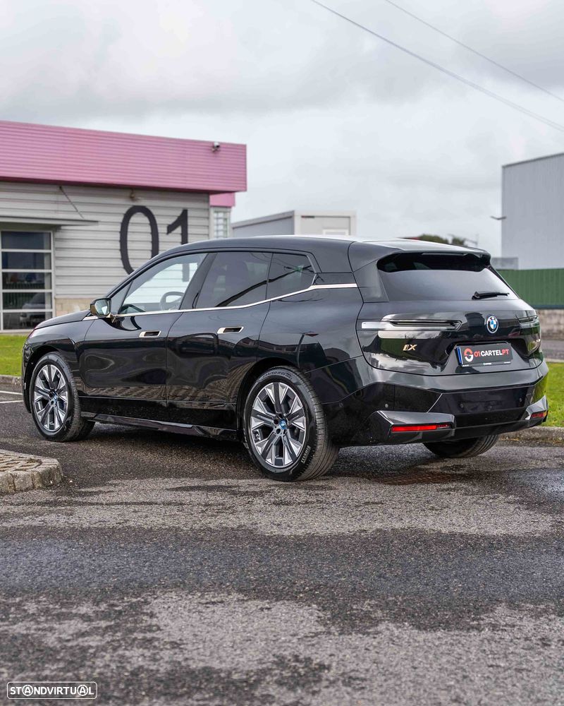 BMW iX xDrive40 - 29