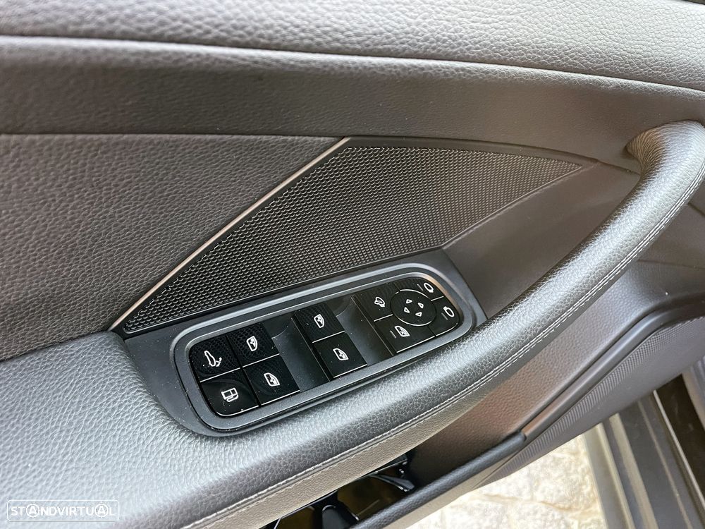 Porsche Panamera 4 E-Hybrid - 16