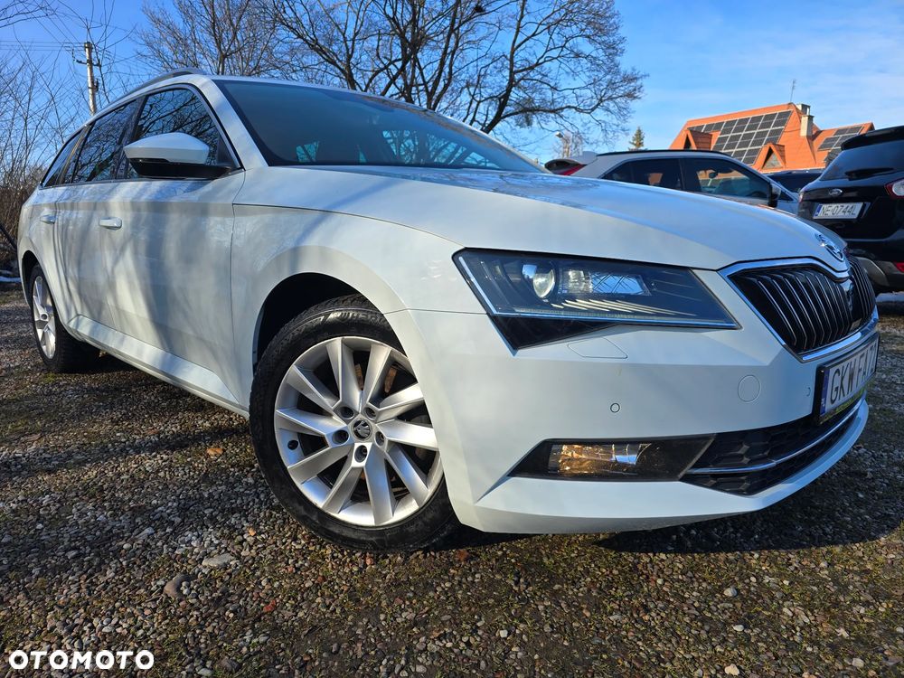 Skoda Superb 2.0 TDI DSG Ambition - 1