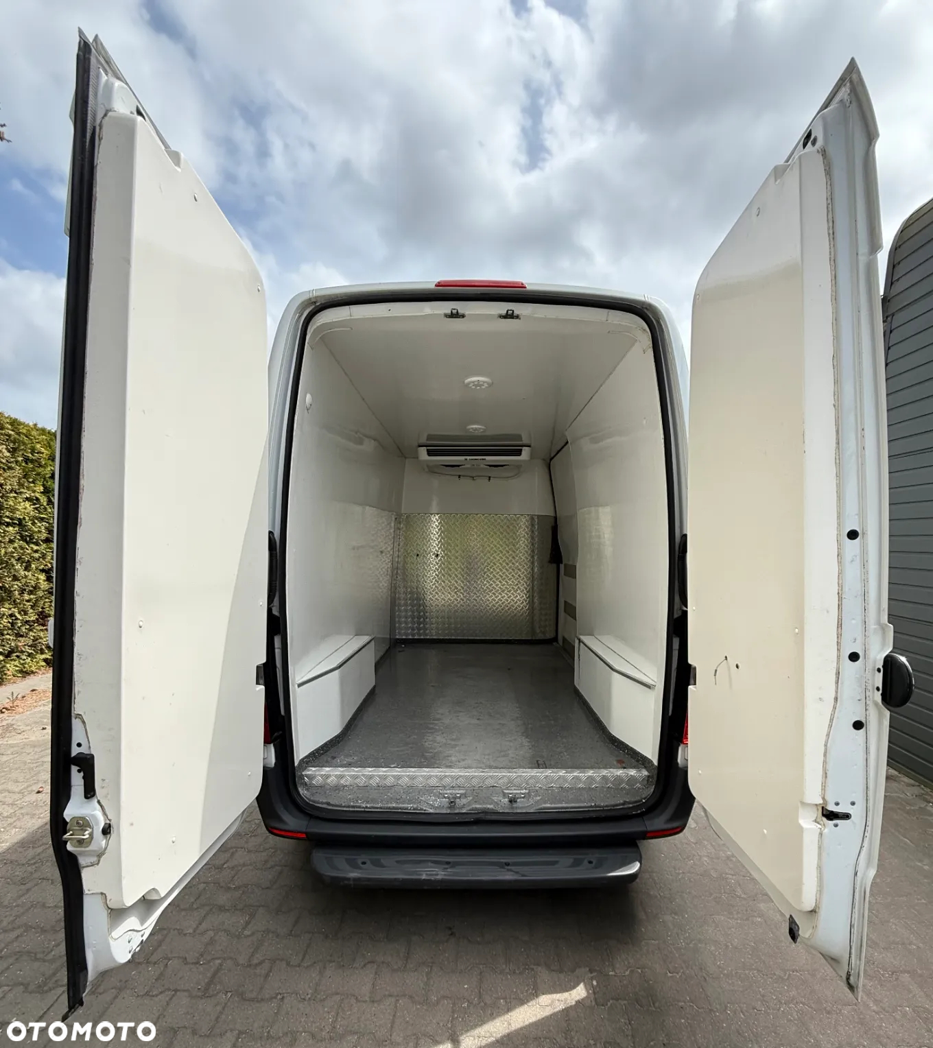 Mercedes-Benz Sprinter - 5