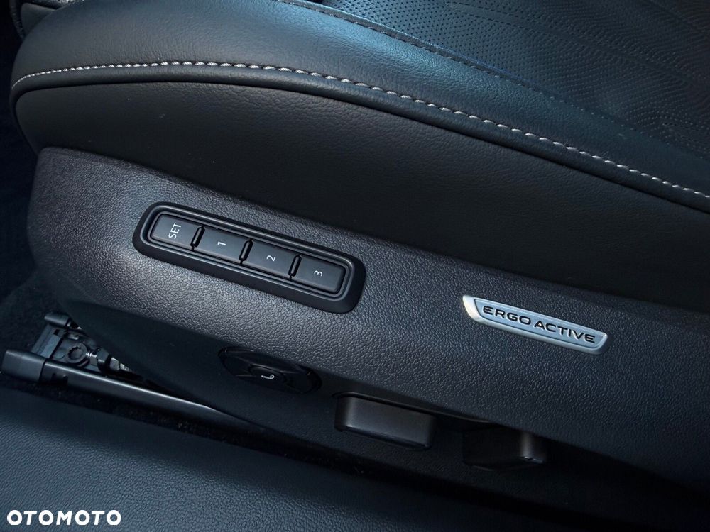 Volkswagen Passat Variant 2.0 TDI SCR 4Mot R-Line Plus DSG - 40