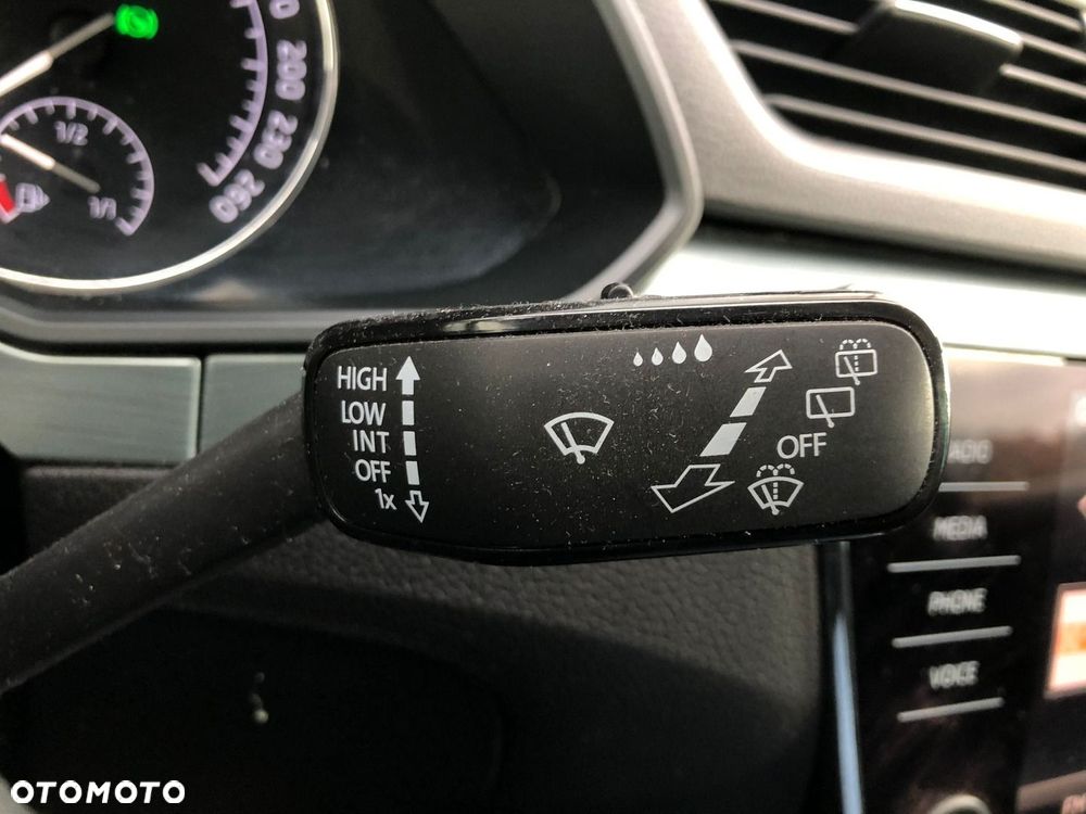 Skoda Superb 2.0 TDI Ambition DSG - 24