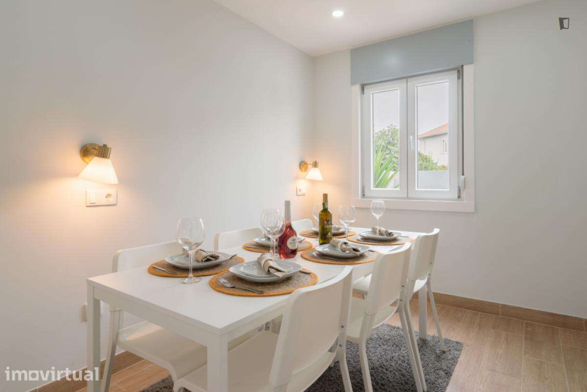 Casa com 5 quartos - localizado em Paranhos Porto - Grande imagem: 2/54