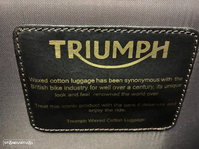 Triumph Bonneville Black Edition - 17