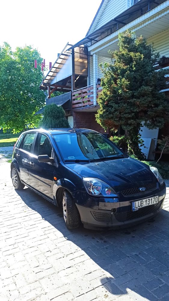 Ford Fiesta 1.3 Ambiente - 1