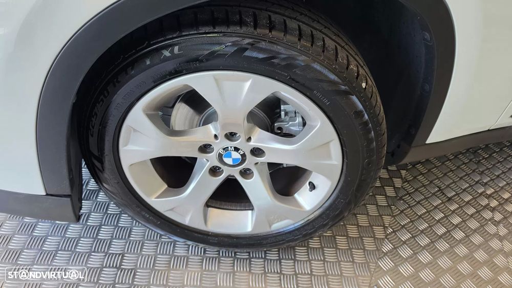 BMW X1 18 d sDrive - 28