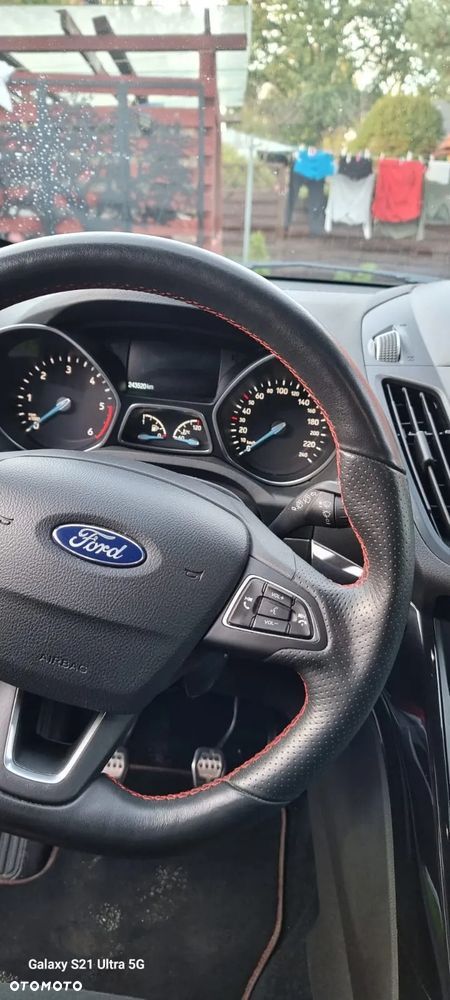 Ford Kuga - 38