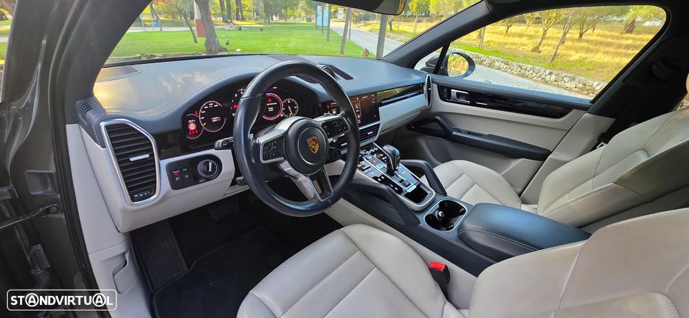 Porsche Cayenne E-Hybrid - 4