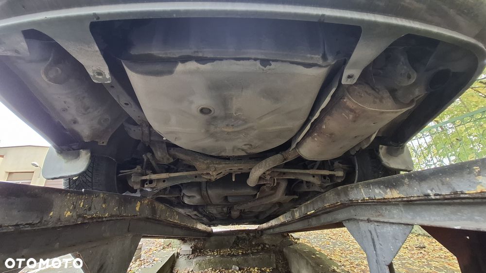 Toyota Avensis 2.0 VVT-i Sol - 22