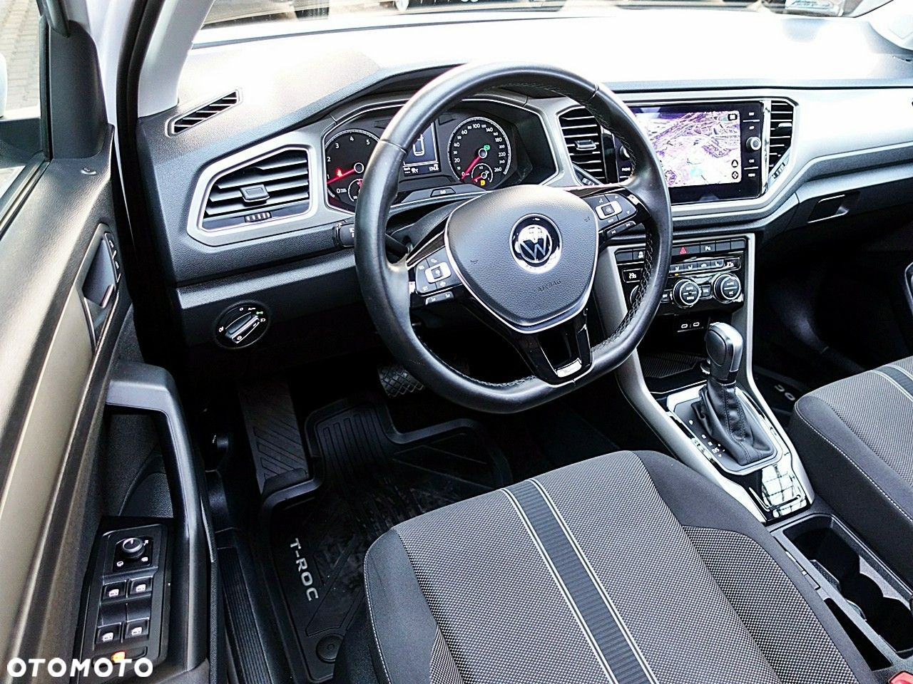 Volkswagen T-Roc - 18