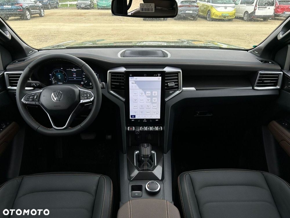 Volkswagen Amarok - 11