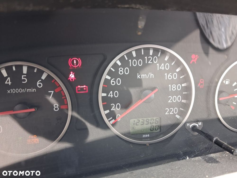 Nissan X-Trail 2.5 4x4 Elegance - 16