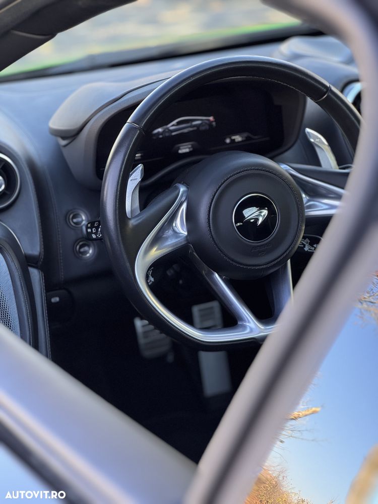 McLaren GT - 11