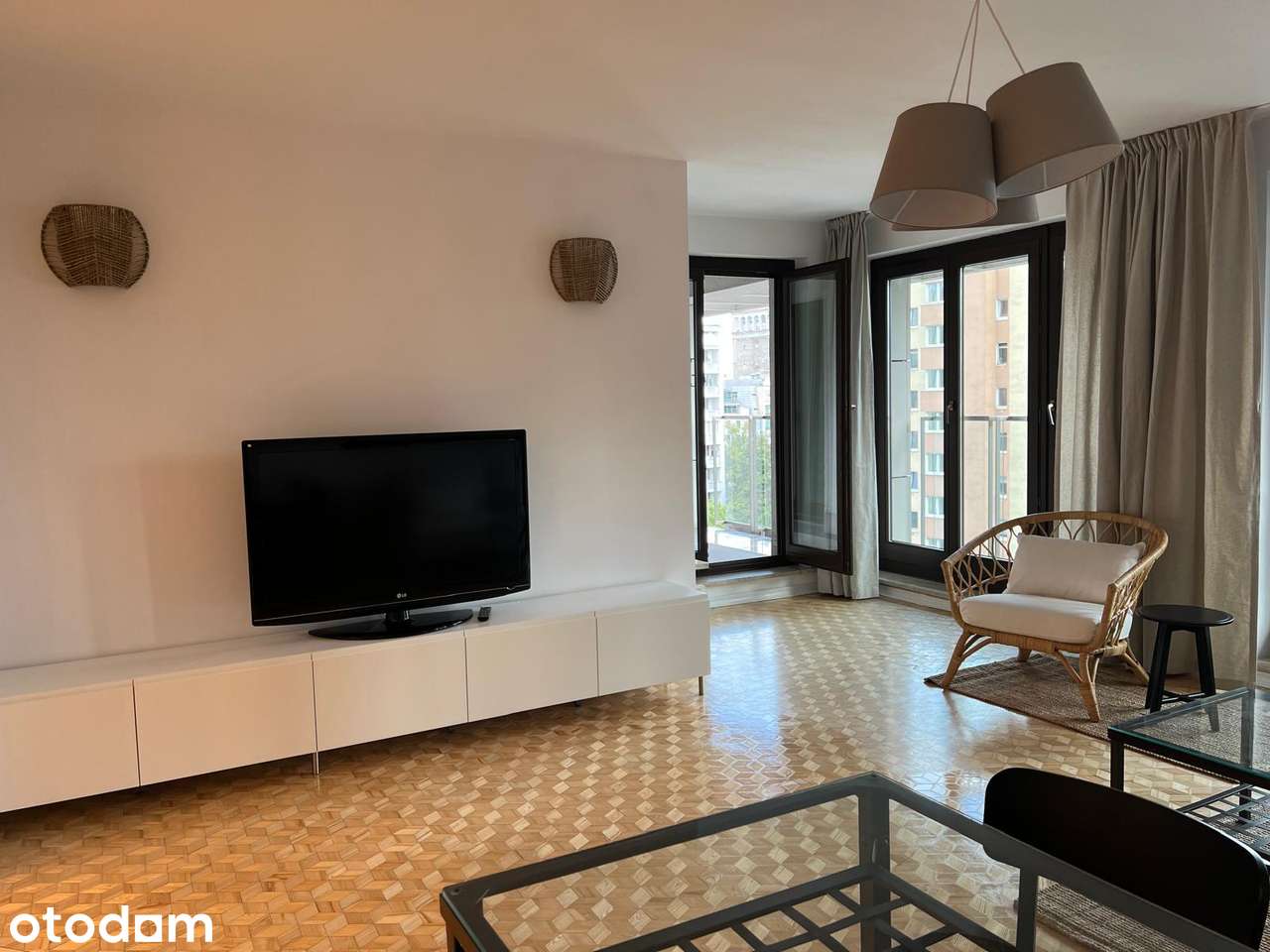 Apartament w sercu Warszawy z widokiem na Plac Grzybowski