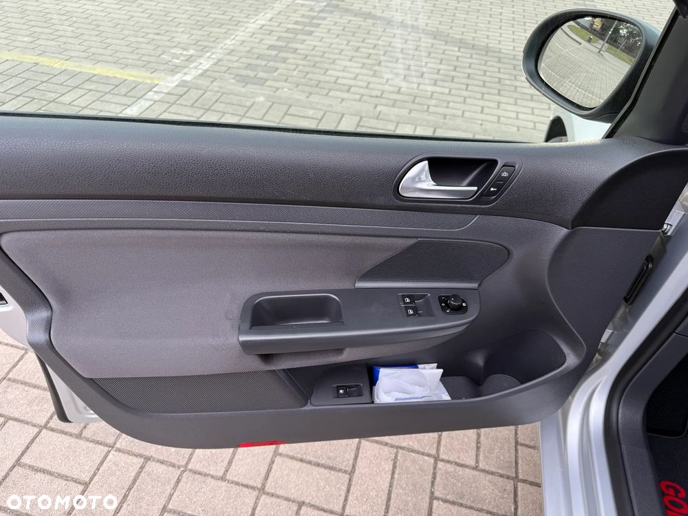 Volkswagen Golf 1.9 TDI DPF Edition BlueMotion - 39