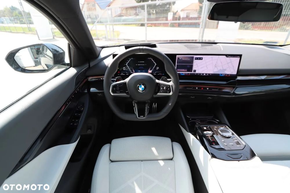 BMW Seria 5 540d xDrive mHEV M Sport - 14