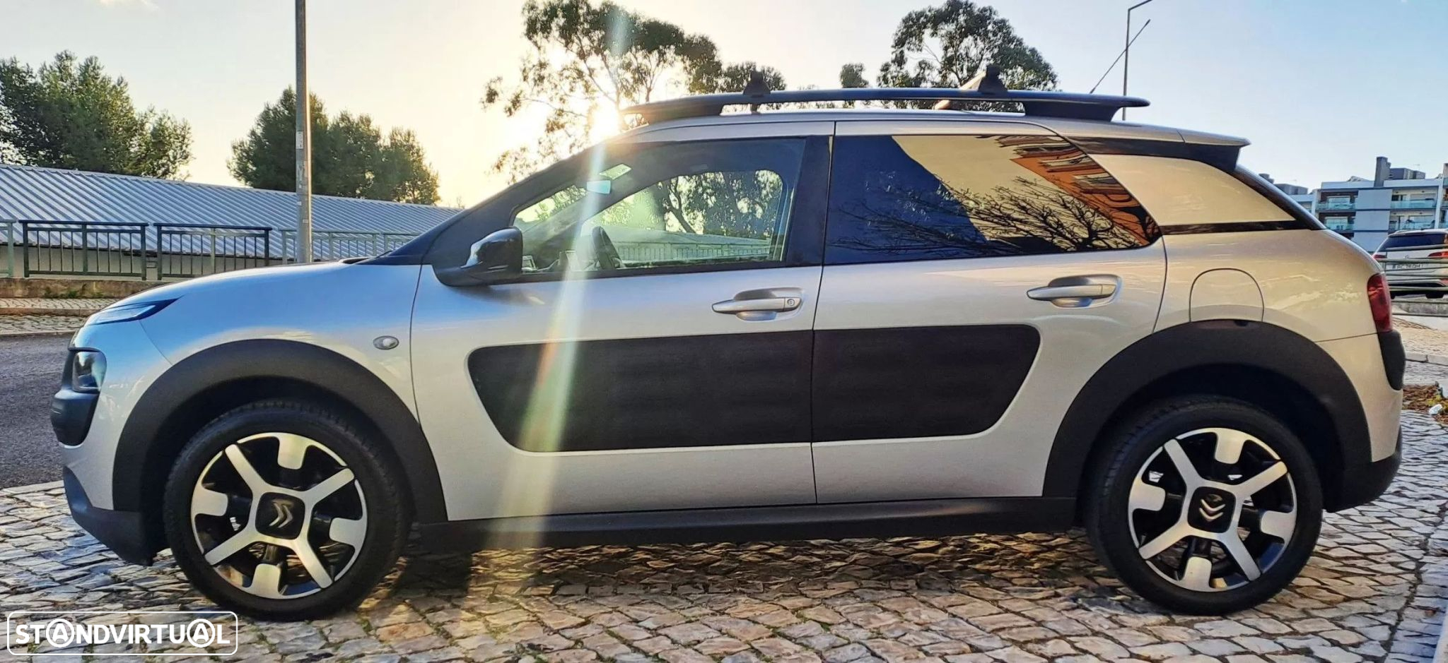 Citroën C4 Cactus 1.2 PureTech Shine - 4