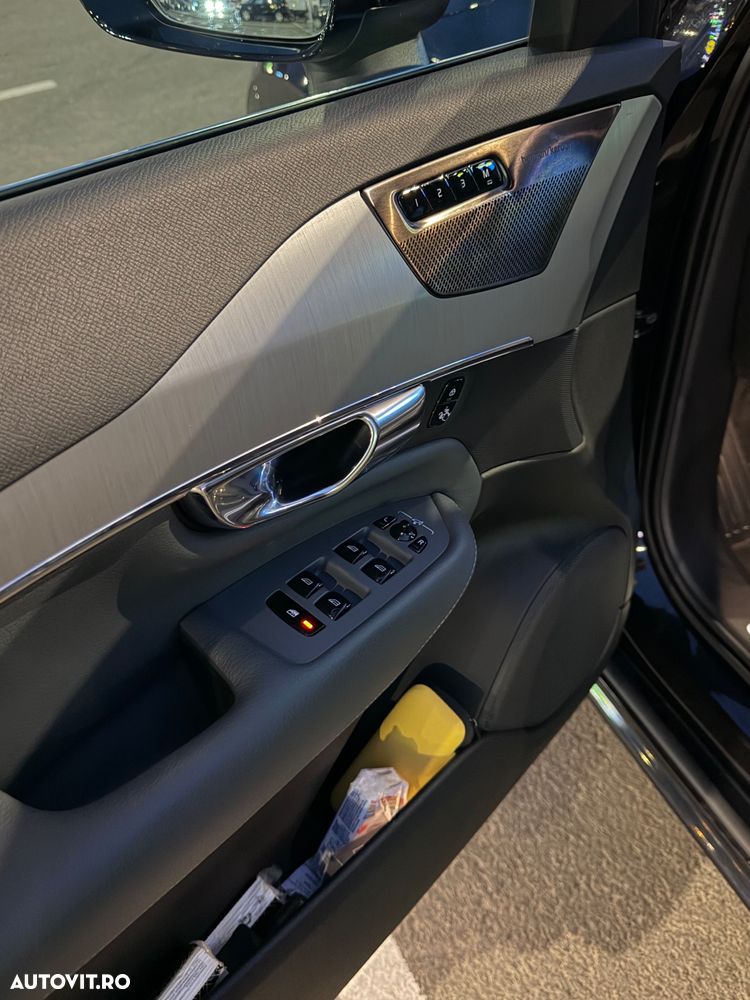 Volvo XC 90 - 22