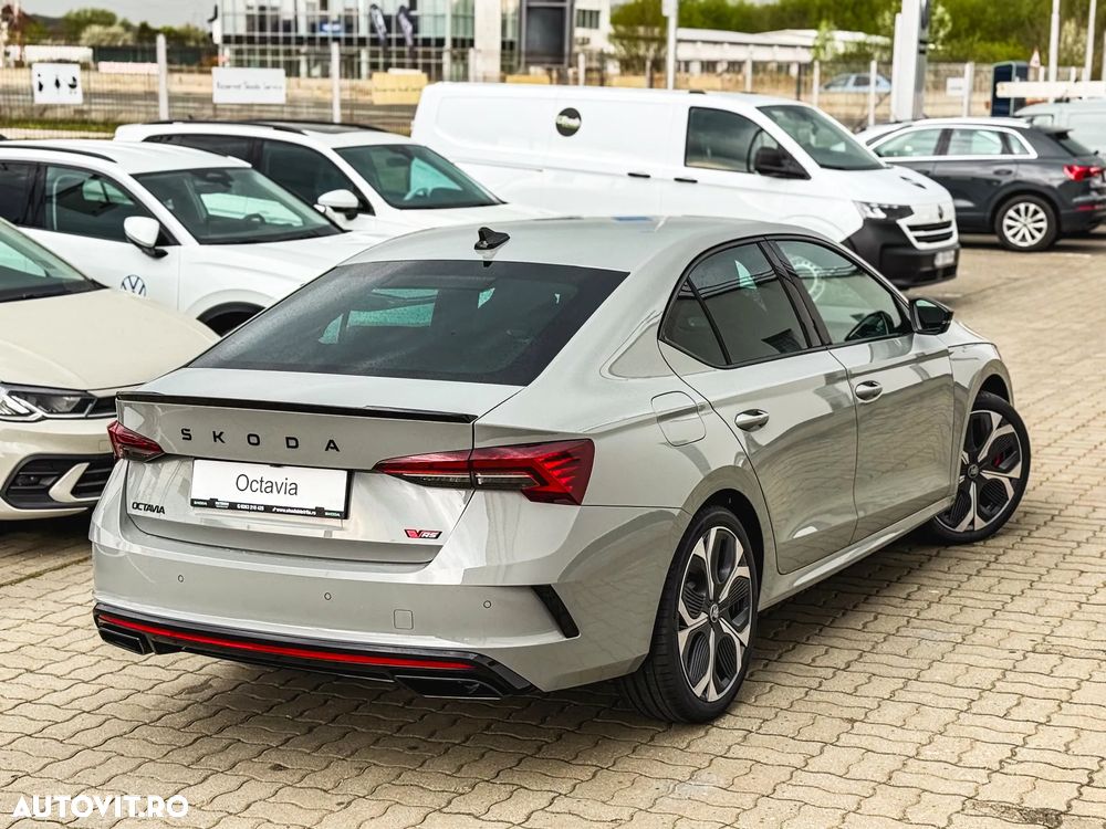 Skoda Octavia 2.0 TSI 265 CP DSG RS - 7