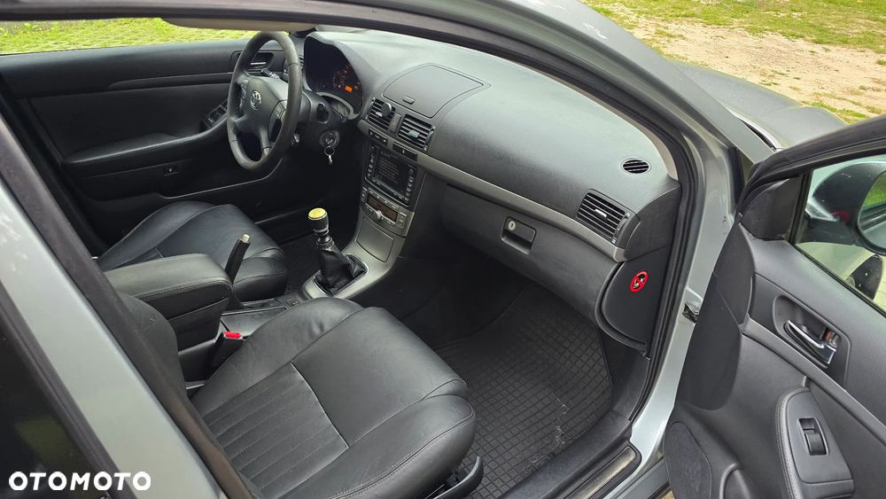 Toyota Avensis 2.0 D-4D Premium - 8
