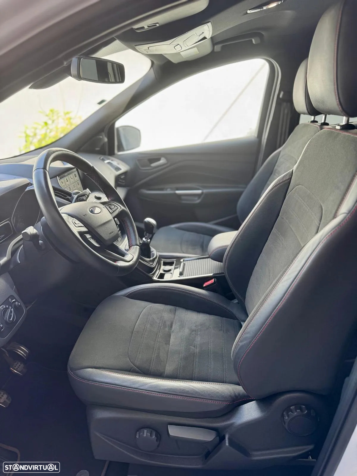 Ford Kuga 1.5 TDCi ST-Line - 6