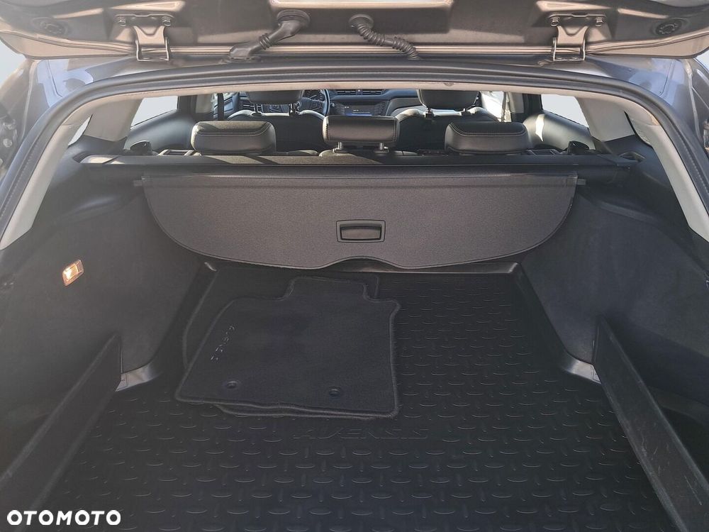 Toyota Avensis - 22