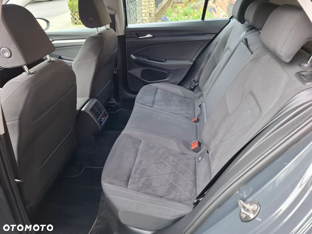 Volkswagen Golf 1.5 TSI EVO Style - 34