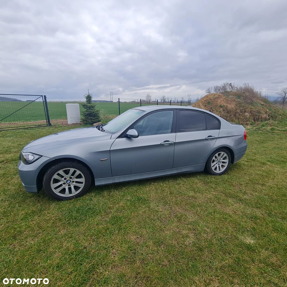 BMW Seria 3 320i - 4