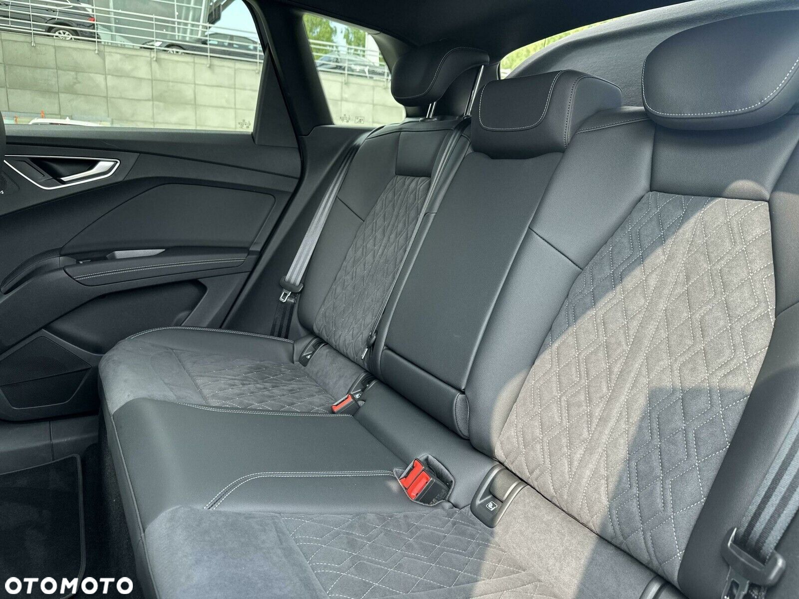 Audi Q4 e-tron - 9
