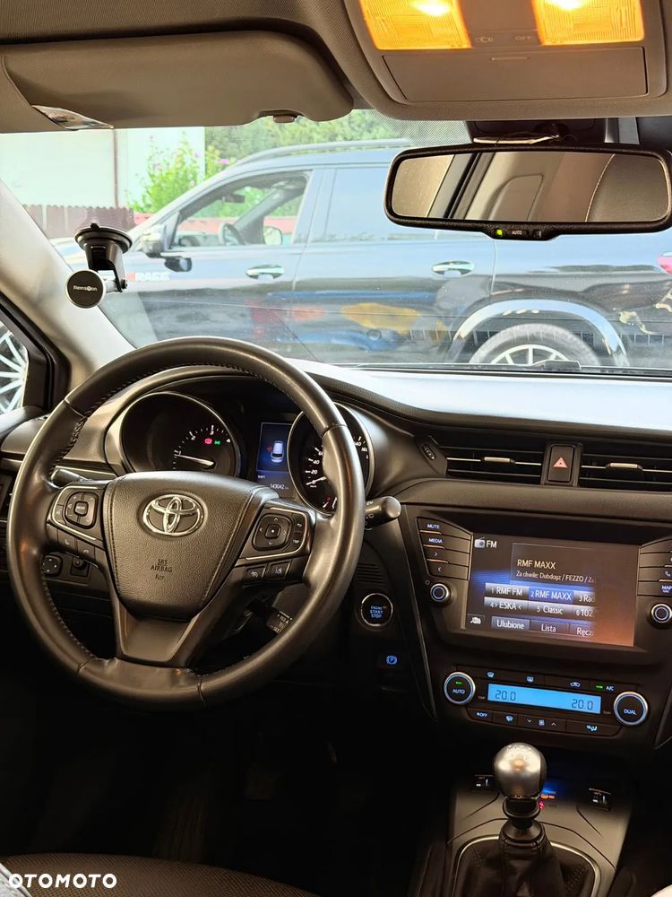 Toyota Avensis 2.0 D-4D Premium - 26