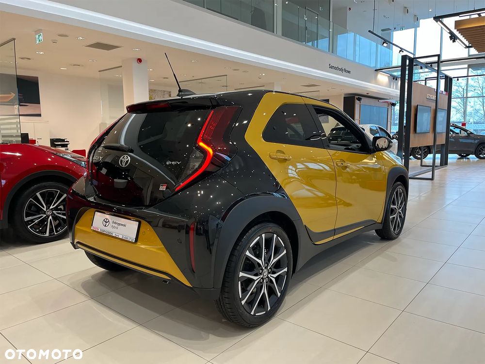 Toyota Aygo X Hybrid 1.5 Comfort e-CVT - 2