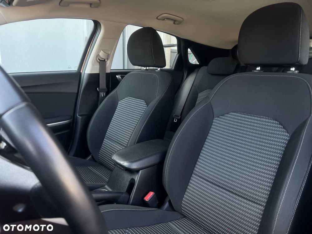 Kia Ceed 1.5 T-GDI M - 12