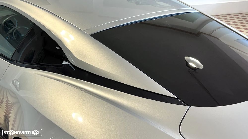 Aston Martin DB11 Coupé V8 - 17