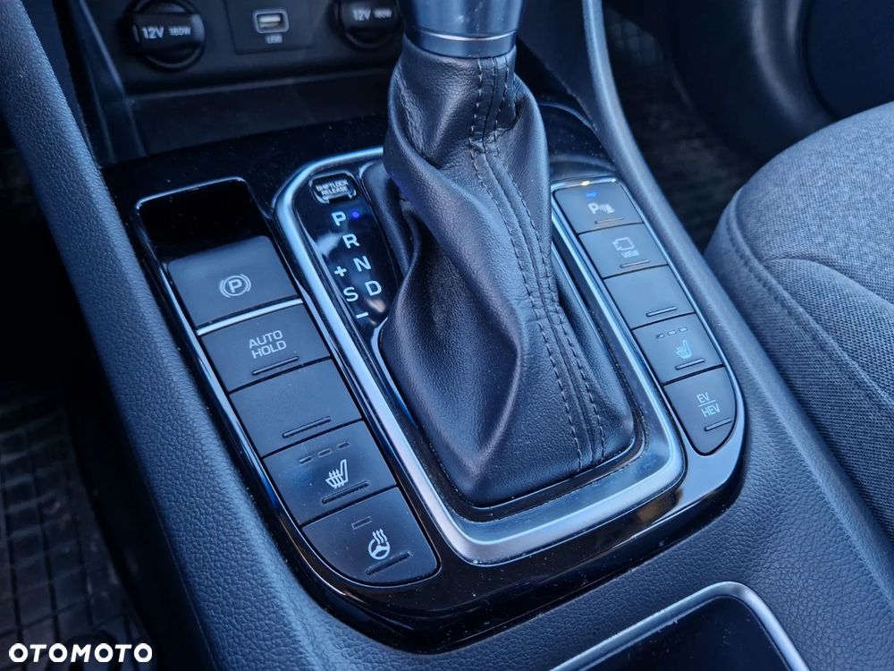 Hyundai IONIQ - 14