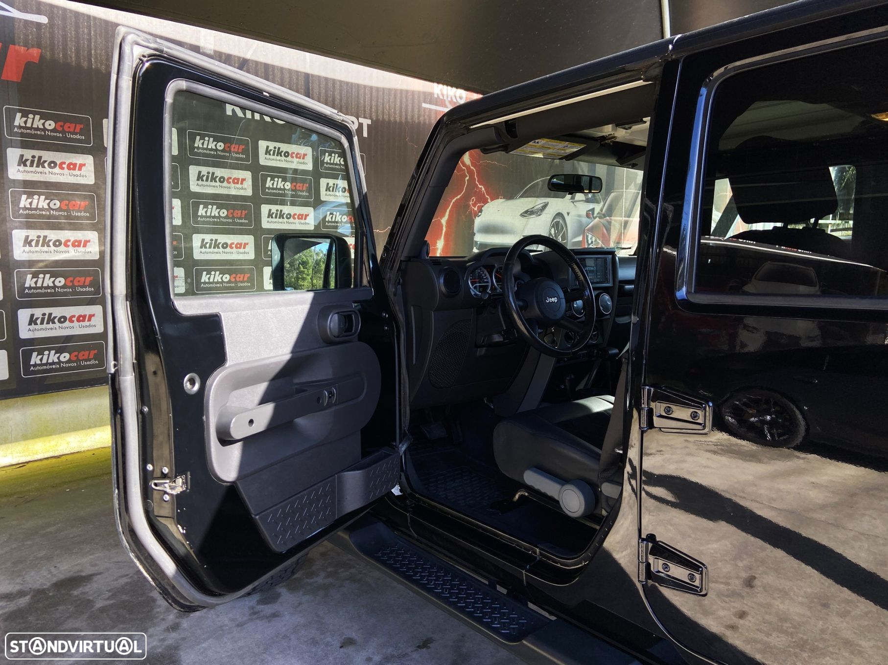 Jeep Wrangler Unlimited Hard-Top 2.8 CRD DPF Auto Sahara - 9